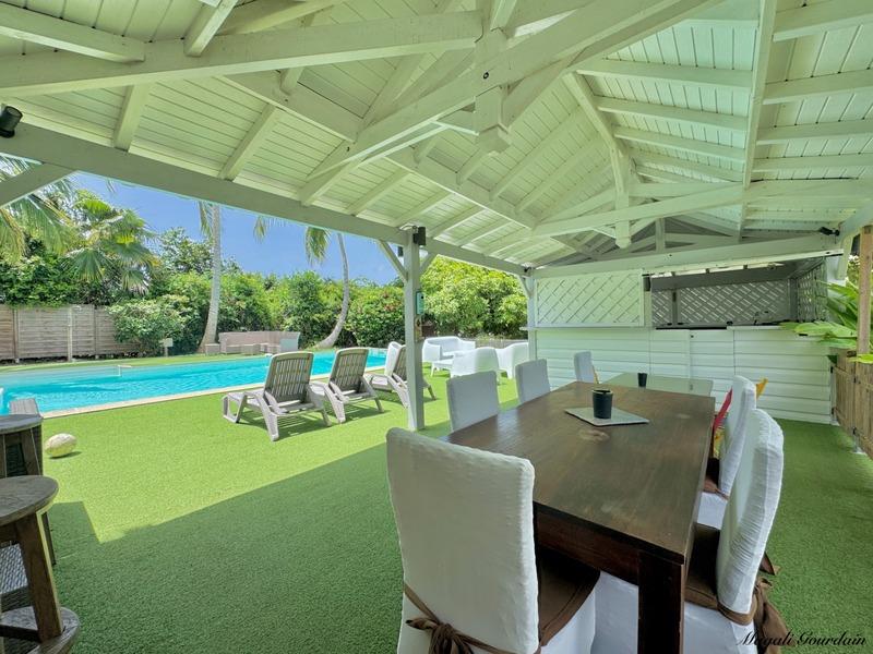 Propriété - 232 m² - 11 pièces