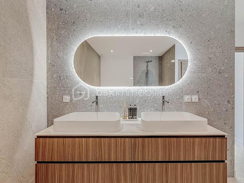 Maison - 346 m² - 8 pièces