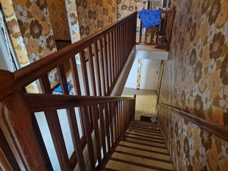 Maison - 250 m² - 9 pièces