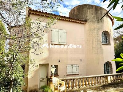 Maison - 185 m² - 7 pièces