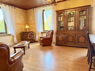 Maison - 186 m² - 9 pièces