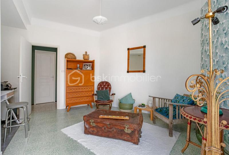 Demeure - 201 m² - 8 pièces