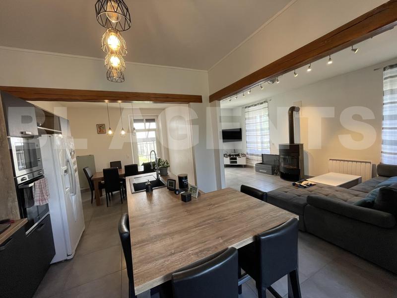 Maison - 200 m² - 8 pièces