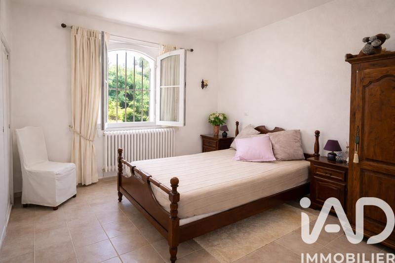 Maison - 236 m² - 6 pièces