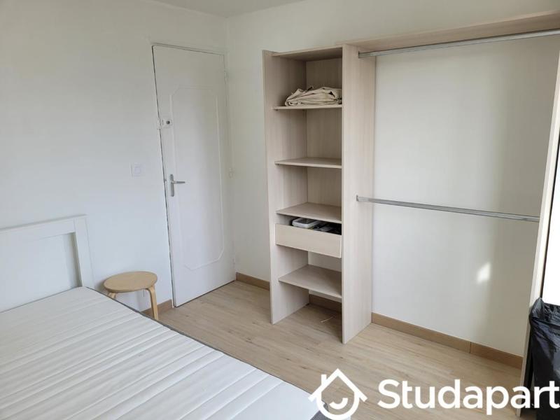 Chambre - 10 m² - 1 pièce
