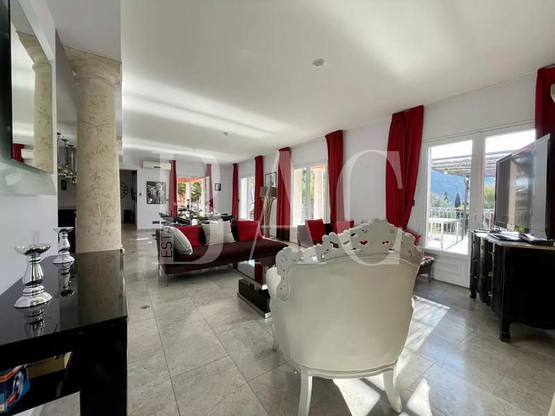 Villa - 430 m² - 12 pièces