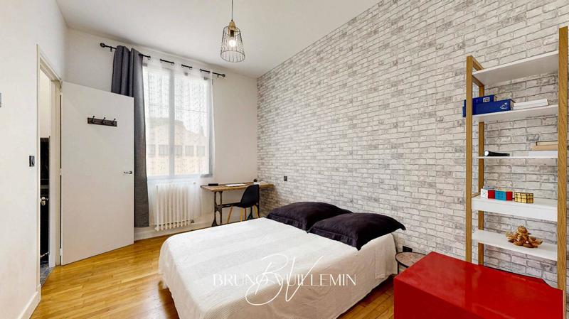 Maison - 413 m² - 12 pièces