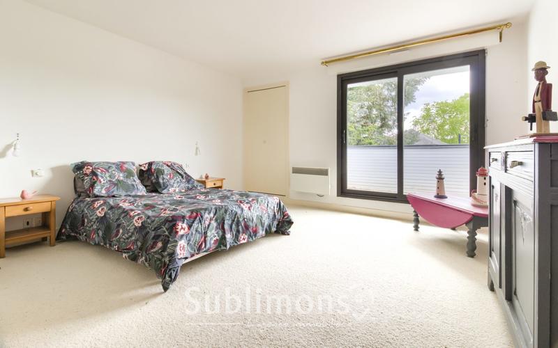 Maison - 305 m² - 6 pièces