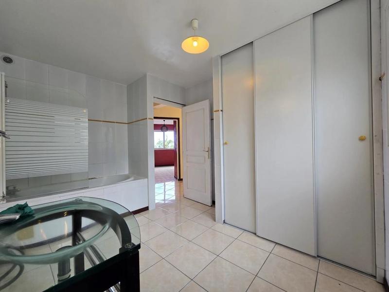 Maison - 206 m² - 4 pièces