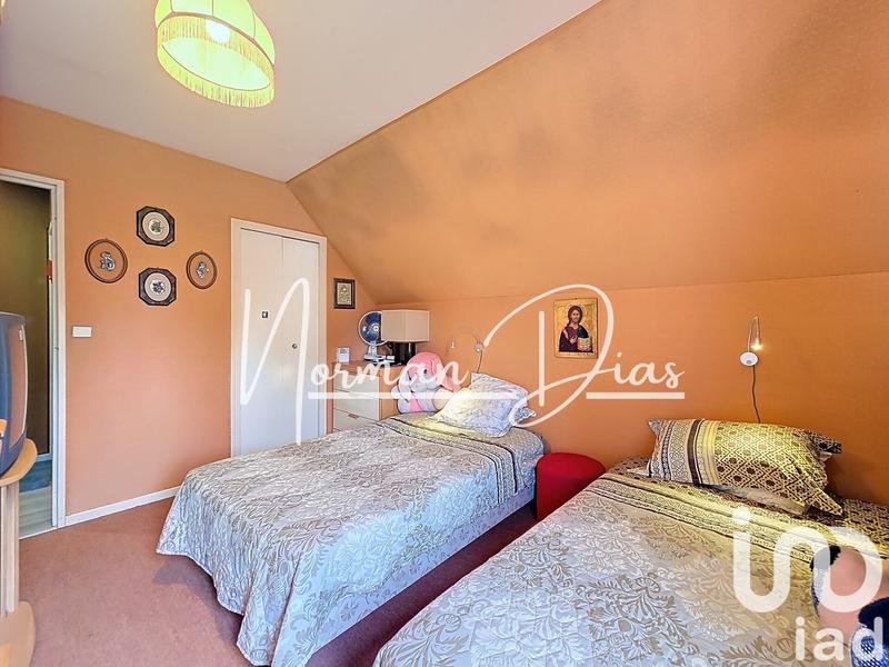 Maison - 238 m² - 9 pièces