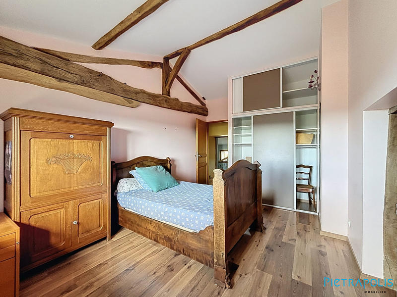 Maison - 198 m² - 8 pièces