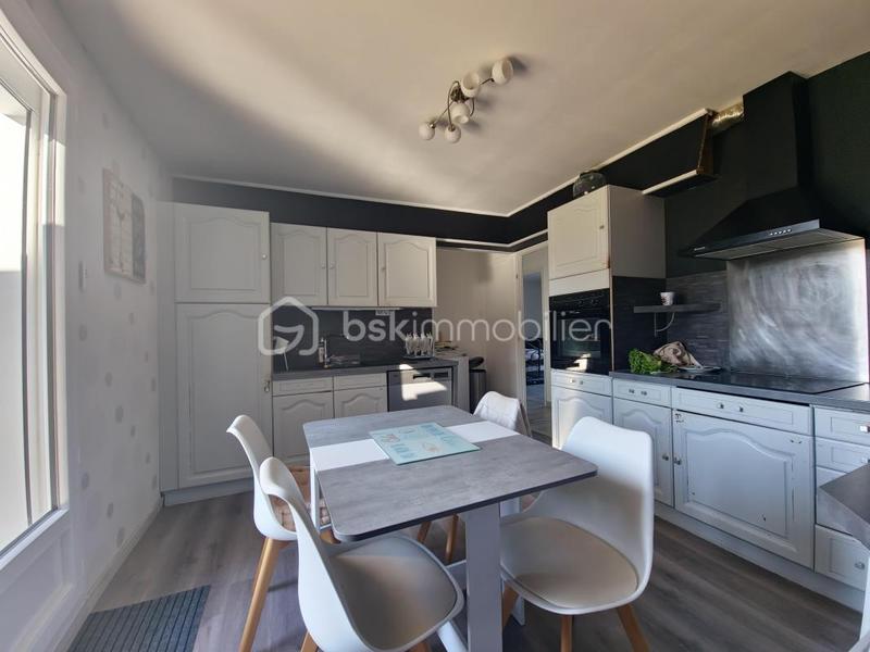 Maison traditionnelle - 164 m² - 6 pièces