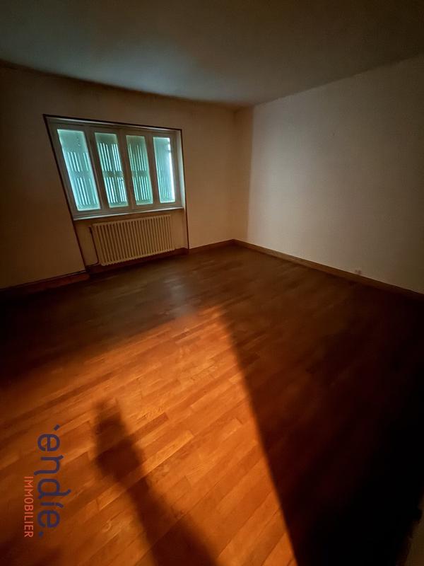 Maison - 161 m² - 7 pièces