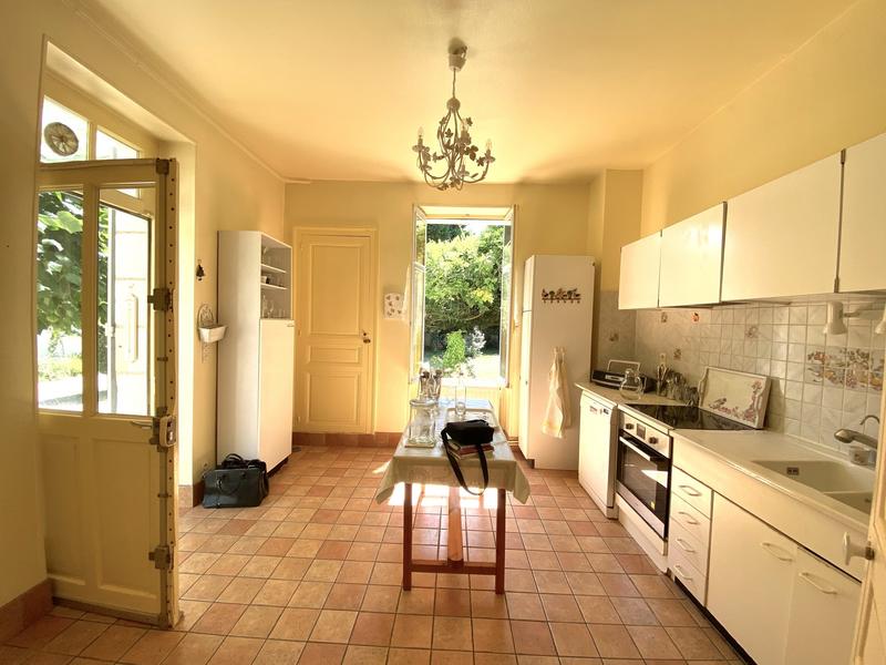 Maison - 236 m² - 9 pièces