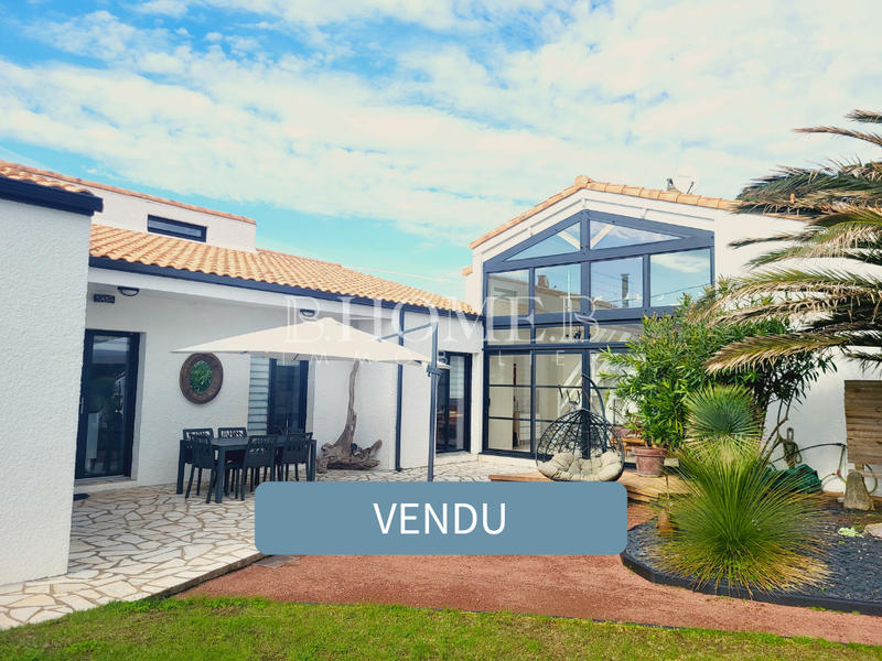 Maison - 212 m² - 10 pièces