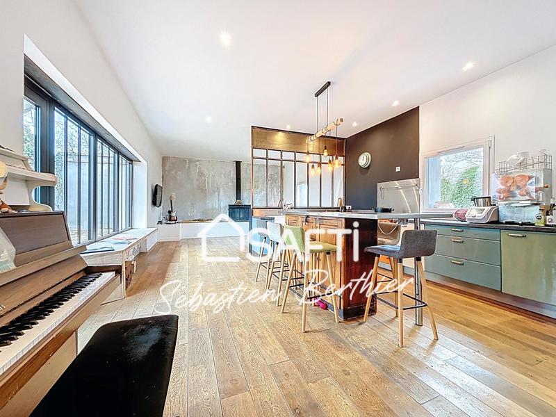 Maison - 180 m² - 6 pièces