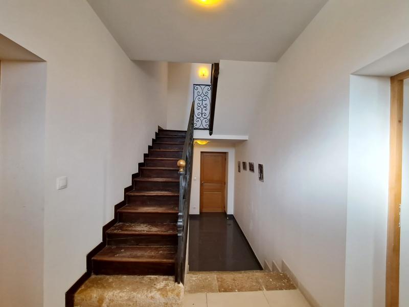 Maison - 375 m² - 10 pièces