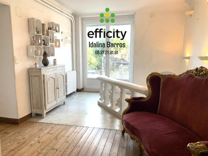 Maison - 275 m² - 10 pièces