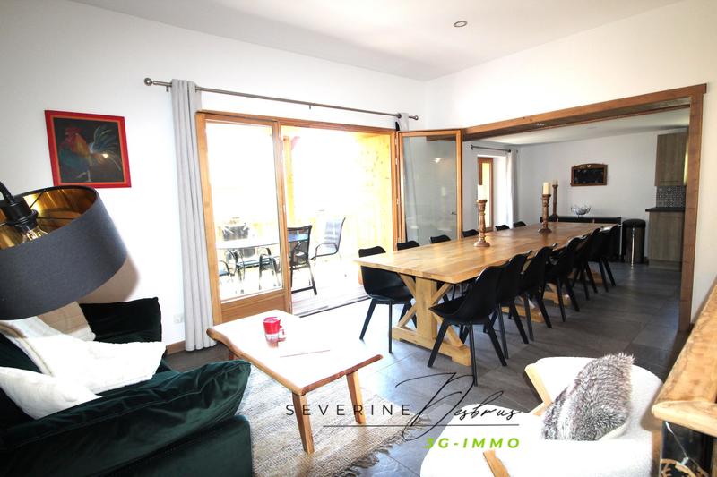 Châlet - 314 m² - 11 pièces