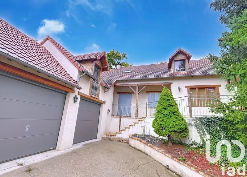 Maison - 200 m² - 8 pièces