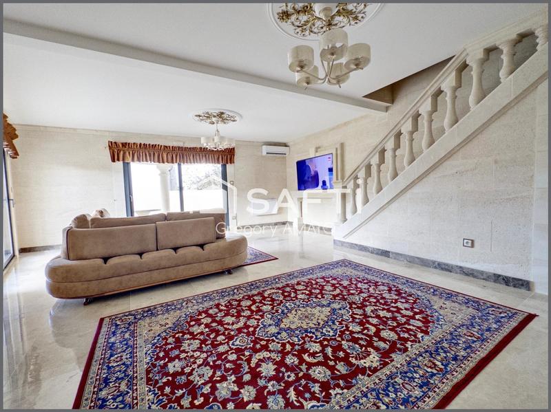 Maison - 101 m² - 6 pièces