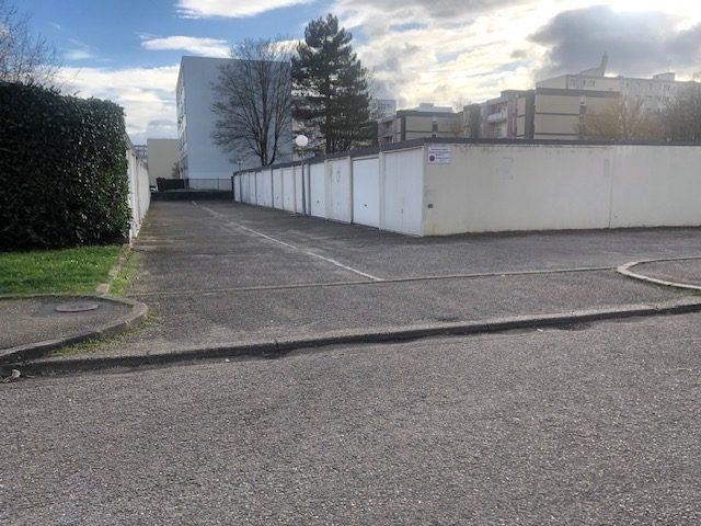 Parking / Garage - 10 m²