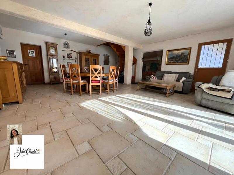 Maison - 170 m² - 5 pièces