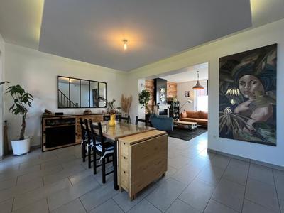 Maison - 145 m² - 6 pièces