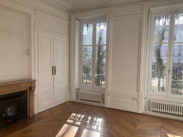 Appartement - 148 m² - 6 pièces