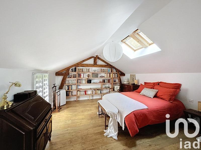 Maison - 230 m² - 6 pièces