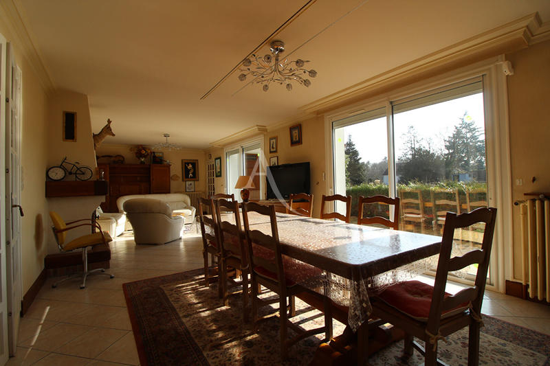 Maison - 430 m² - 7 pièces