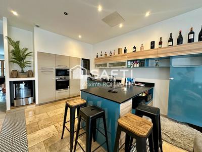 Maison - 244 m² - 6 pièces