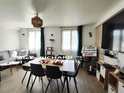 Appartement - 101 m² - 6 pièces