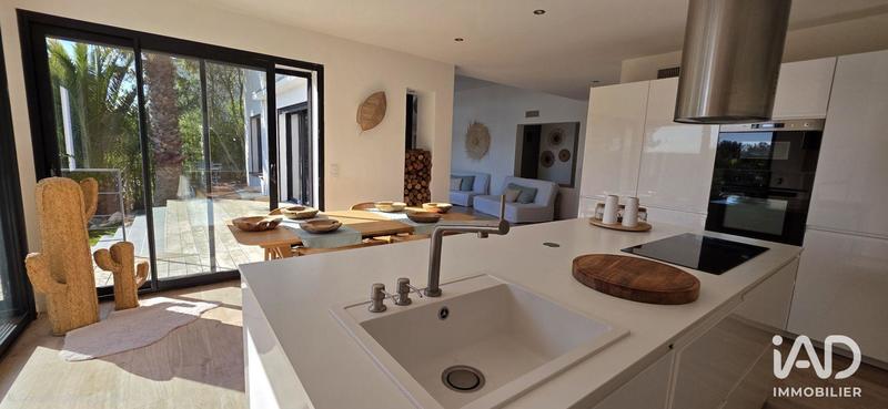 Maison - 180 m² - 5 pièces