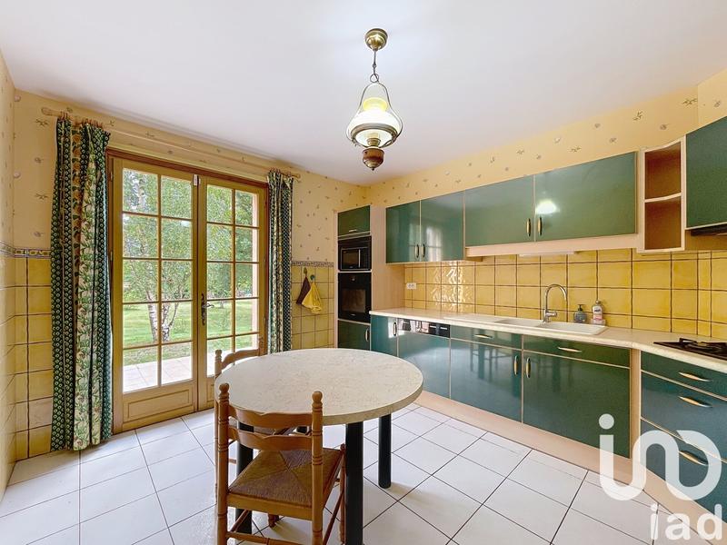 Maison - 239 m² - 10 pièces