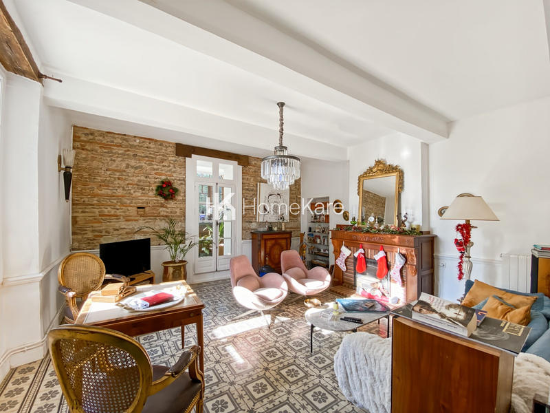 Maison - 300 m² - 8 pièces