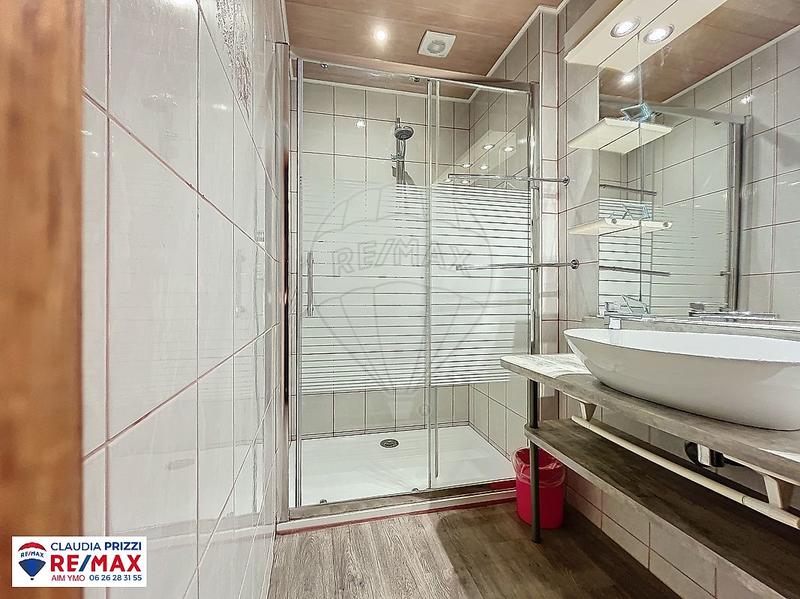 Maison - 428 m² - 19 pièces