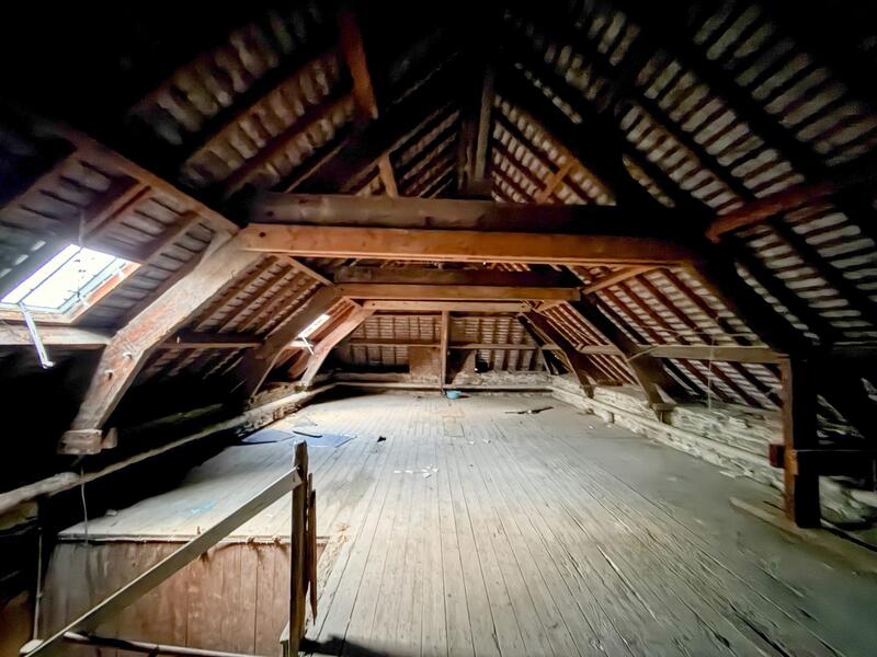 Maison ancienne - 300 m² - 9 pièces