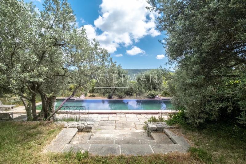 Villa - 200 m² - 5 pièces