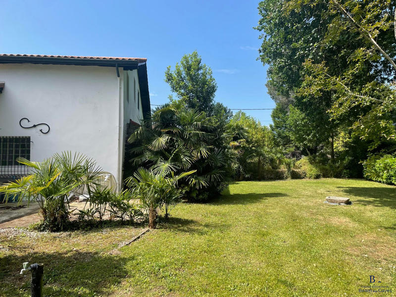 Maison - 272 m² - 6 pièces