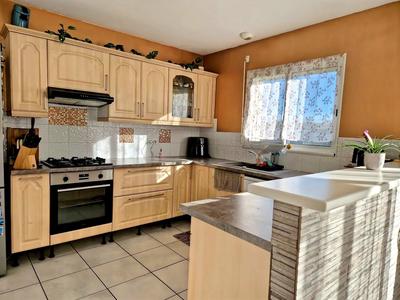 Maison - 92 m² - 4 pièces