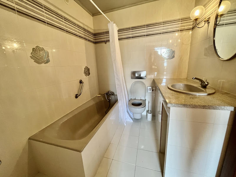 Maison de village - 180 m² - 10 pièces