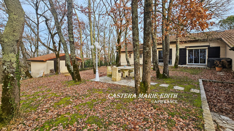 Maison - 280 m² - 9 pièces