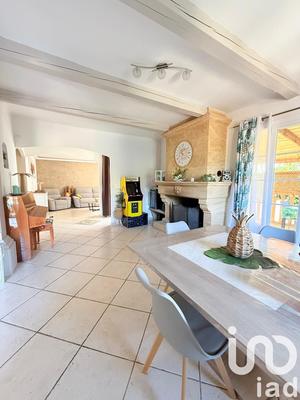 Maison - 202 m² - 5 pièces