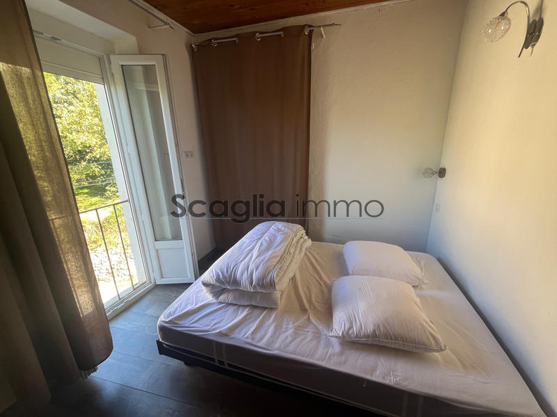 Maison - 250 m² - 8 pièces