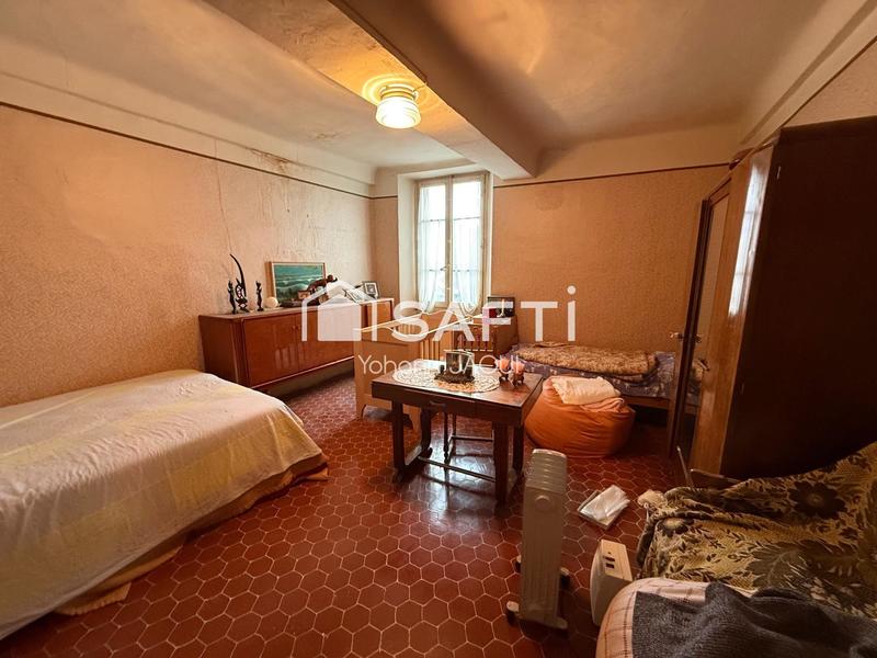 Maison - 242 m² - 10 pièces