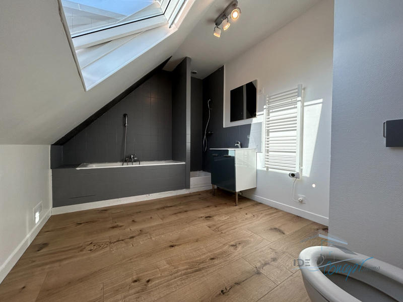 Appartement - 80 m² - 4 pièces