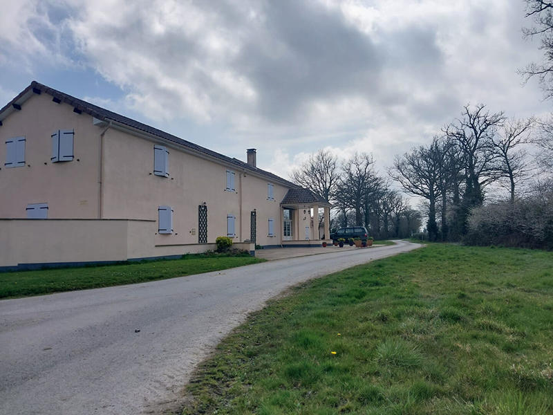 Maison - 377 m² - 8 pièces