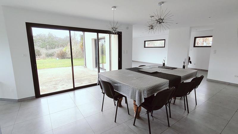 Maison contemporaine - 156 m² - 7 pièces