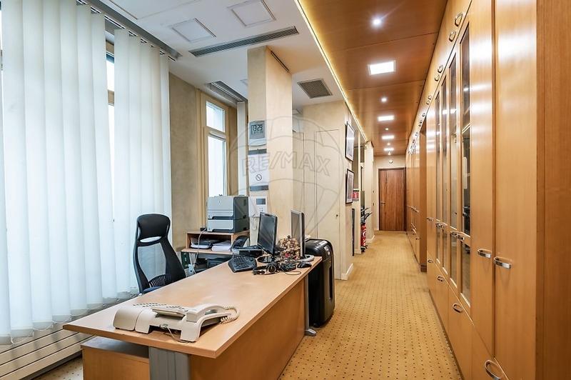 Bureau - 259 m² - 8 pièces